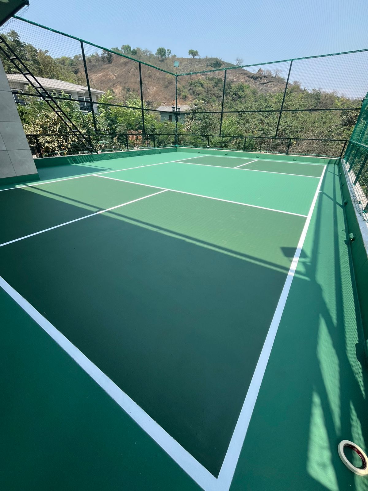 Nirvi+Medici Nirvi Paddle Court2