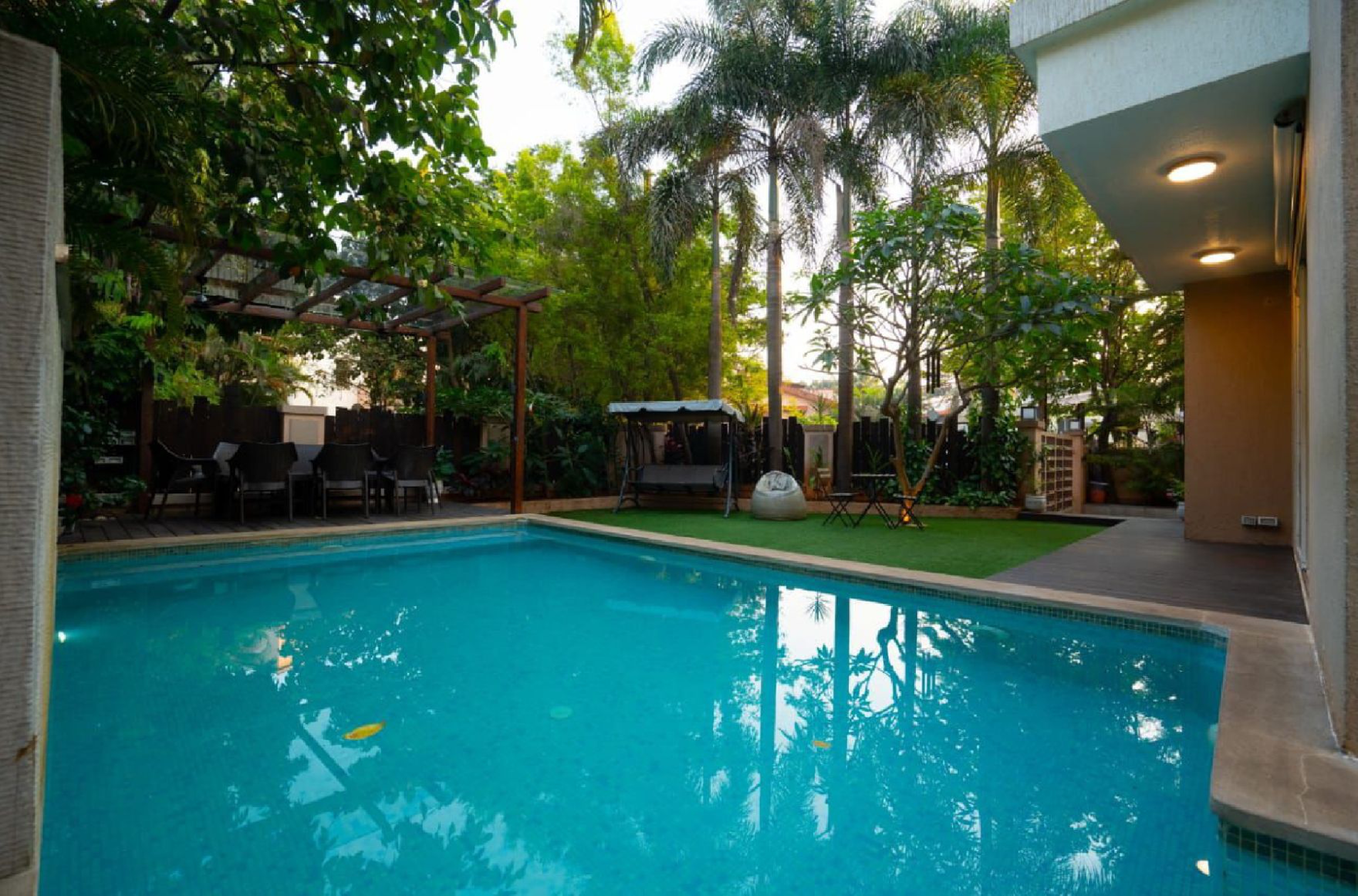 The Den The Den Pool (4)